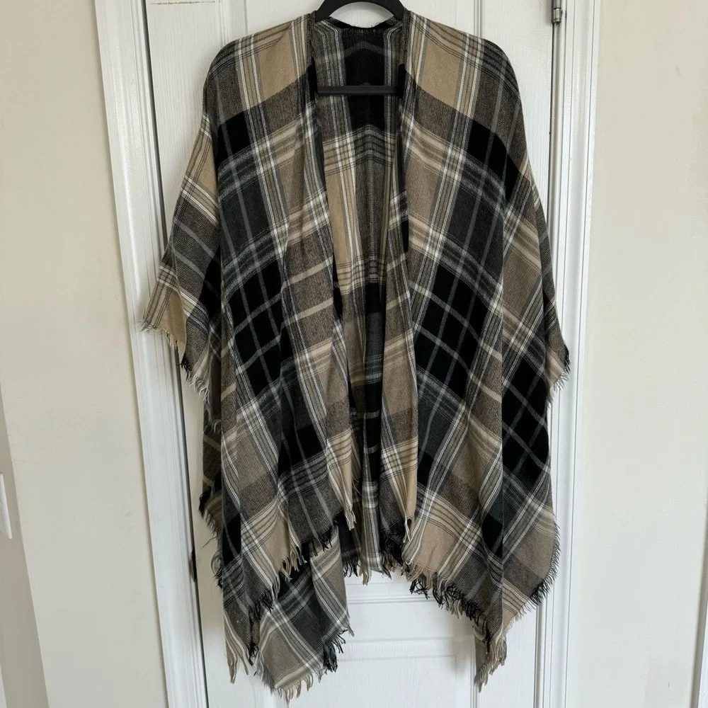 Black & Taupe Plaid Shawl - Picture 8 of 12